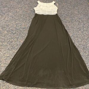 Melrose Gray and Black Maxi Dress sz. 6 petite